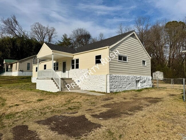 Building Photo - 32 Opal Rd