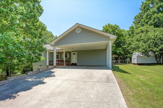 Building Photo - 328 Cain Rd