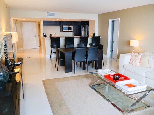 Foto del edificio - 1717 N Bayshore Dr