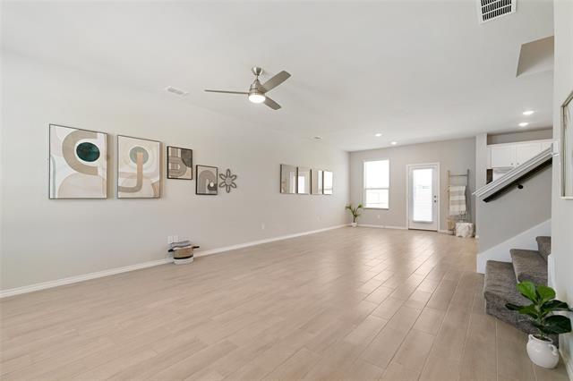 Foto del edificio - 944 Ravenwood Ln