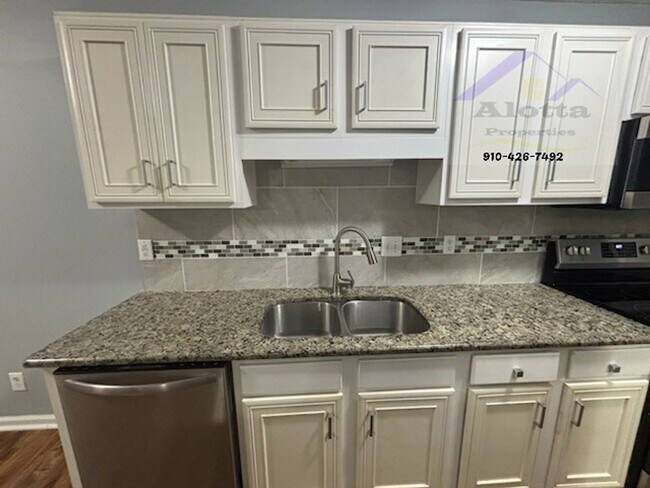 Foto del edificio - 505 Meadowland Ct