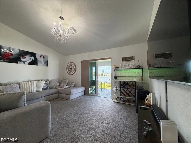 Foto del edificio - 926 NE 33rd St