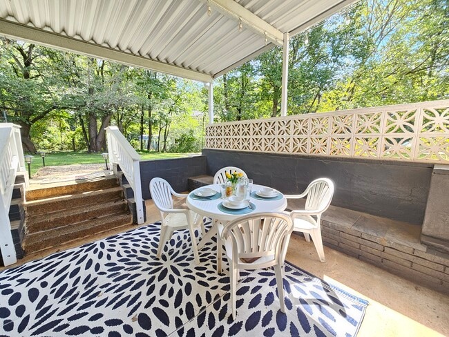 Spacious private patio - 122 Phillips Cir