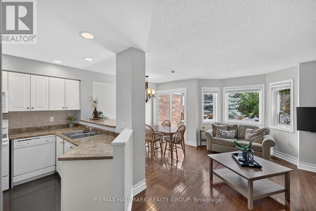 Building Photo - 460 Grey Seal Cir