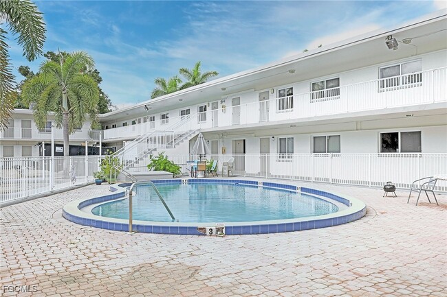 Foto del edificio - 2590 First St