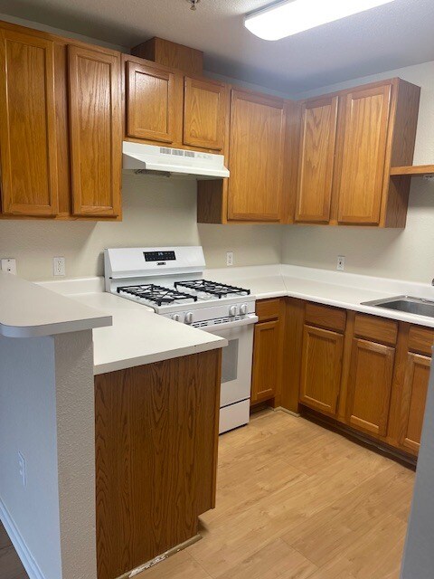 Foto del edificio - 565 Peerless Way