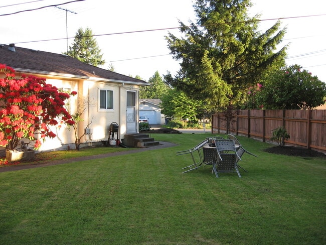 Building Photo - Rent Ready --- Pending approved tenant