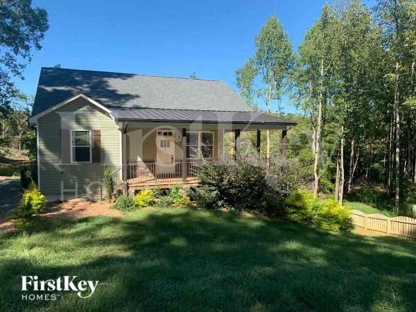 Foto principal - 102 Jefferson Dr