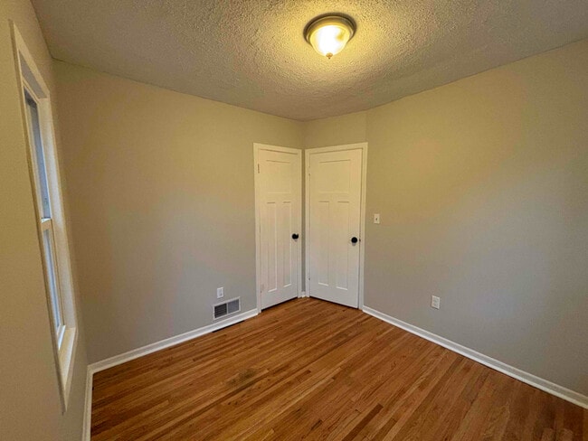 Foto del edificio - 2804 Lowry Ave N