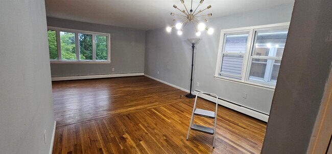 Foto del edificio - 185 W 16th St