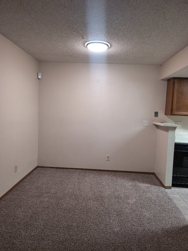 Building Photo - Charming 2BR/2BA Condo Near Lowry - AVAIL NOW!