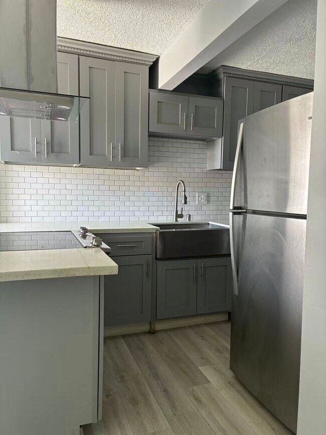 Foto del edificio - 418 Almond Ave