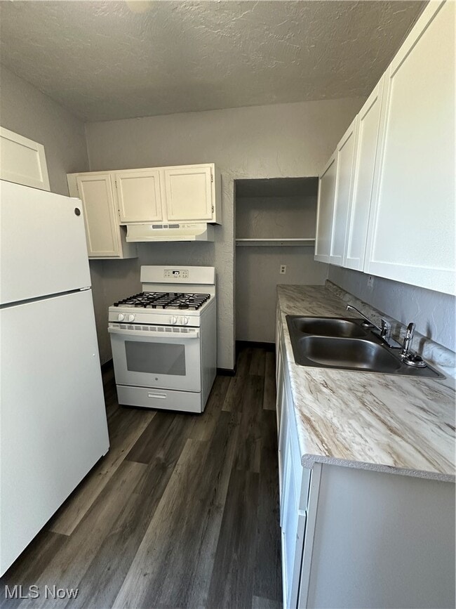 Building Photo - 814 Lovett Pl