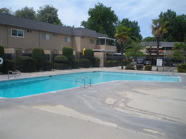 Foto del edificio - 5118 E Ashlan Ave
