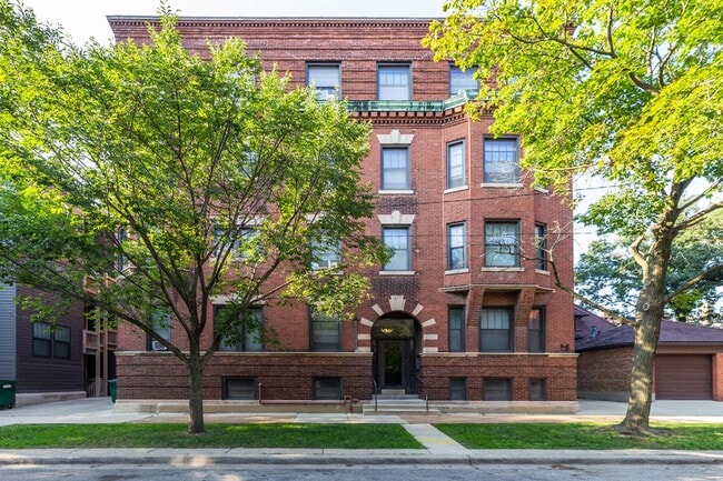 Building Exterior - 1154-56 E. 56th St
