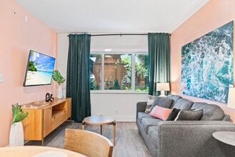 Building Photo - 365 N Ocean Blvd