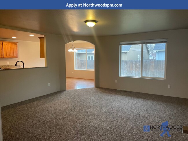 Building Photo - Beautiful 1982 Sq. Foot of Living-2 Story ...