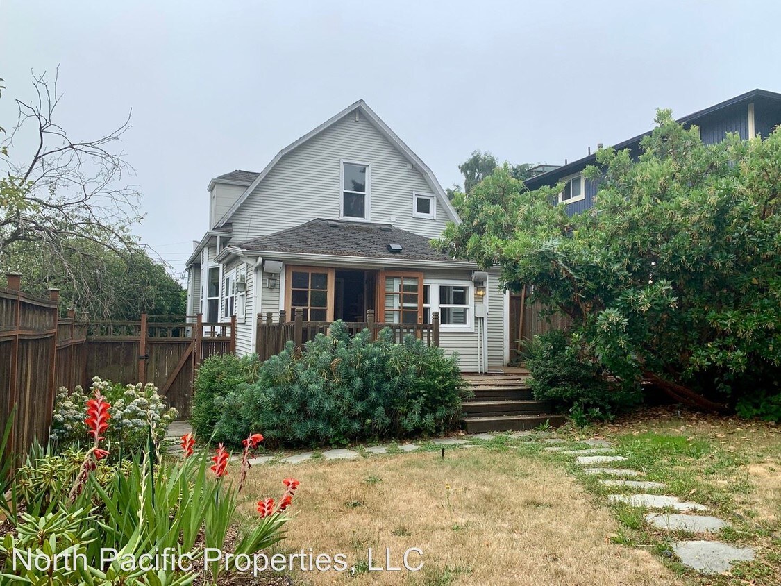 Foto principal - 2 br, 2 bath House - 2024 S Dearborn St