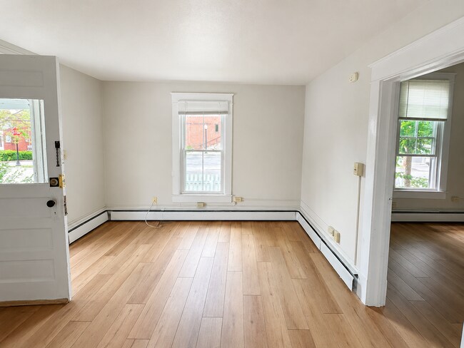 Building Photo - Perfect Location — Downtown Blacksburg, Walk to Campus!