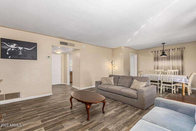 Foto del edificio - 2131 W Verde Ln