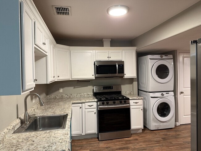 Building Photo - 3637 Harris Dr