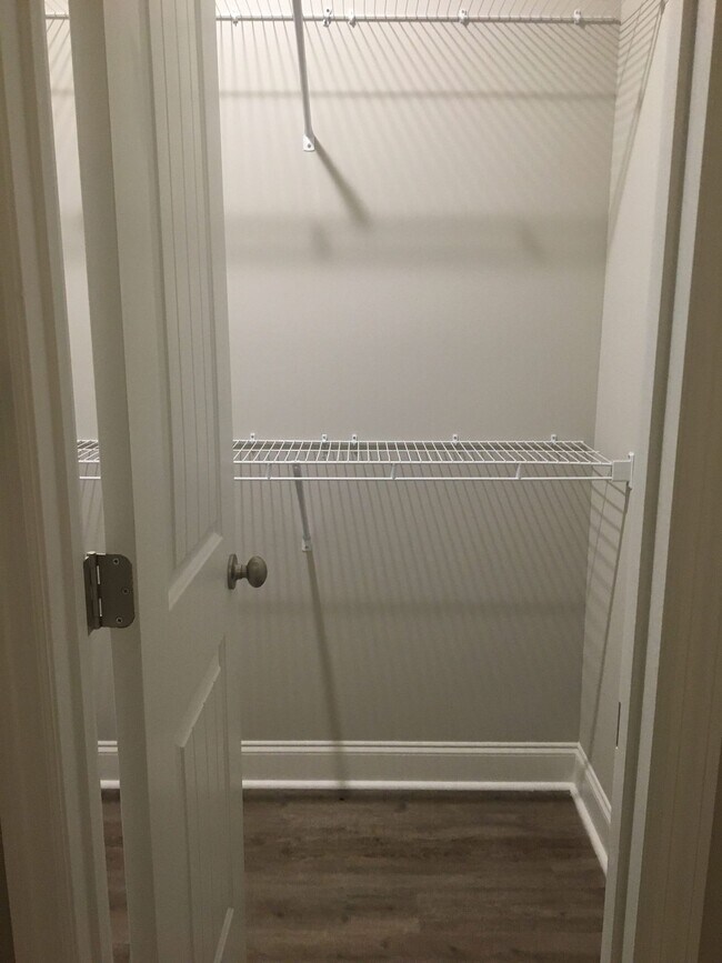 Foto del edificio - 2 Bed/ 2 Bath Townhome - 7 Minutes from Fort Gordon!