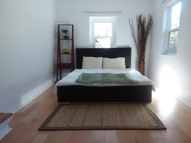 Foto del edificio - 632 N Topanga Canyon Blvd