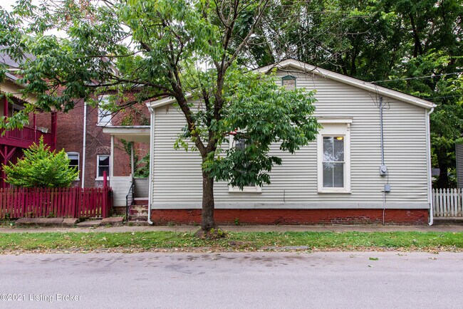 Building Photo - 704 Zane St