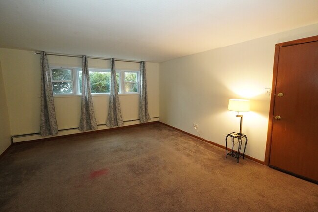 Foto del edificio - 347 Dalewood Ave