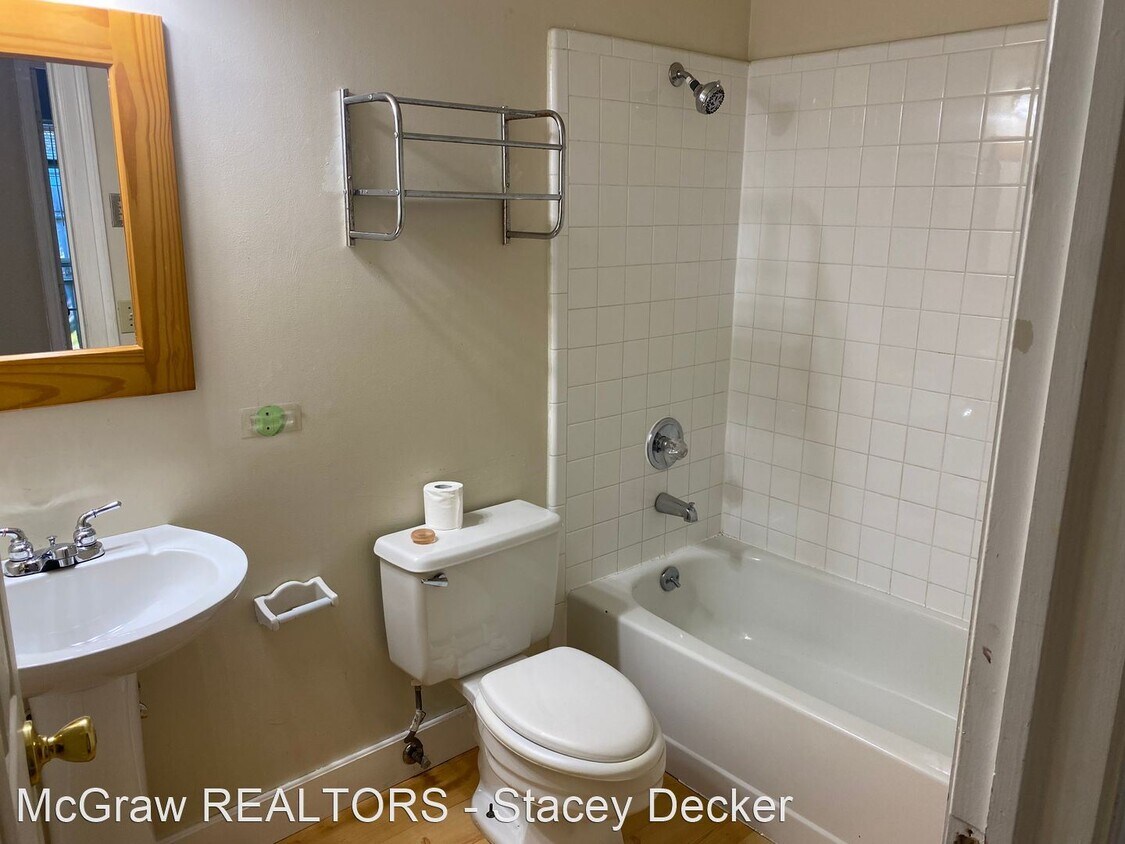 Foto del edificio - 3 br, 2 bath House - 10908 E. 68th St.