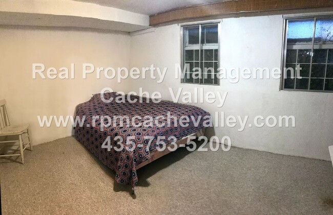 Foto del edificio - Great 5 bedrooms and 3 baths home Close to...