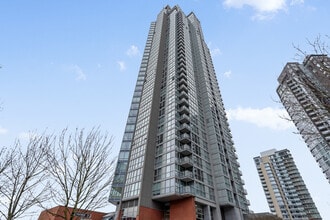 Building Photo - 1408 Strathmore Mews