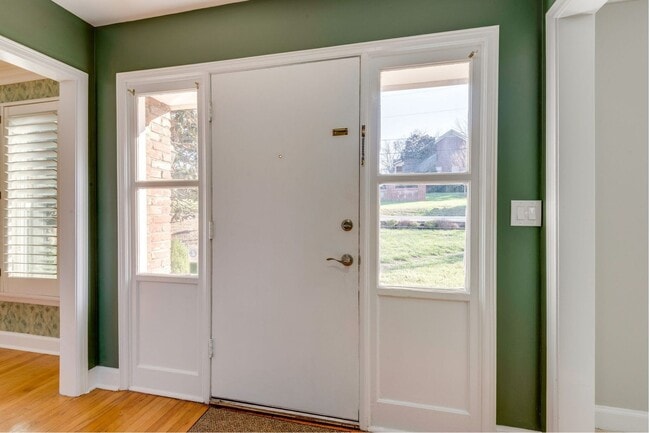 Building Photo - Spacious Green Hills Retreat | 3–4BR, 3BA ...