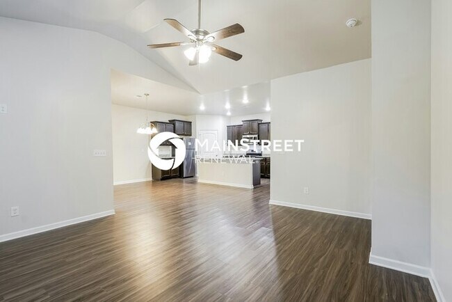 Building Photo - 4 Bedroom Pet-Friendly Home in CHELSEA, AL...