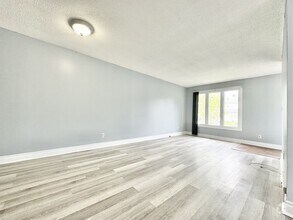 Building Photo - 37 Mayfair Dr