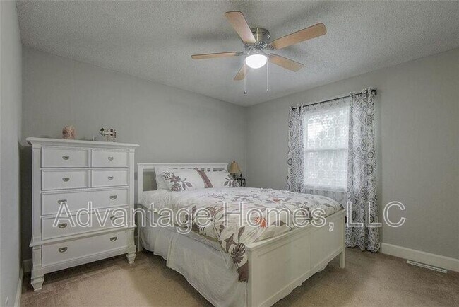 Foto del edificio - 13024 S Trenton St