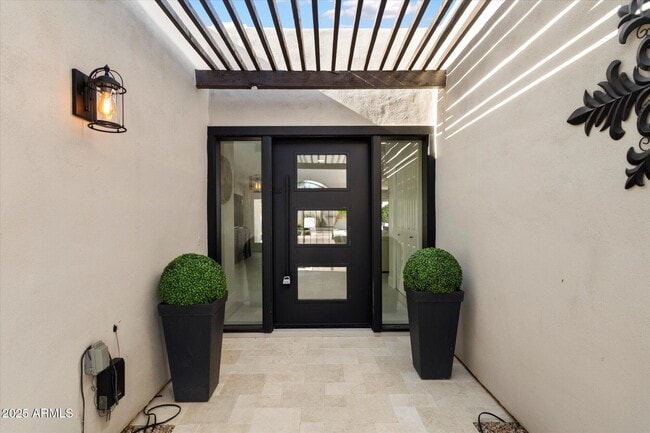 Foto del edificio - 8338 E San Rafael Dr