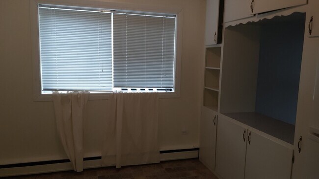 Photo du bâtiment - 0 Bed 0 Bath Unit in Red Deer, AB
