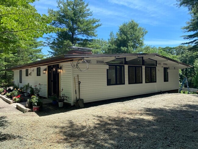 Building Photo - 160 Oxbow Rd