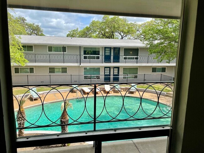 Foto del edificio - 1210 Windsor Rd