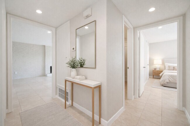 Foto del edificio - 8100 Leonora St