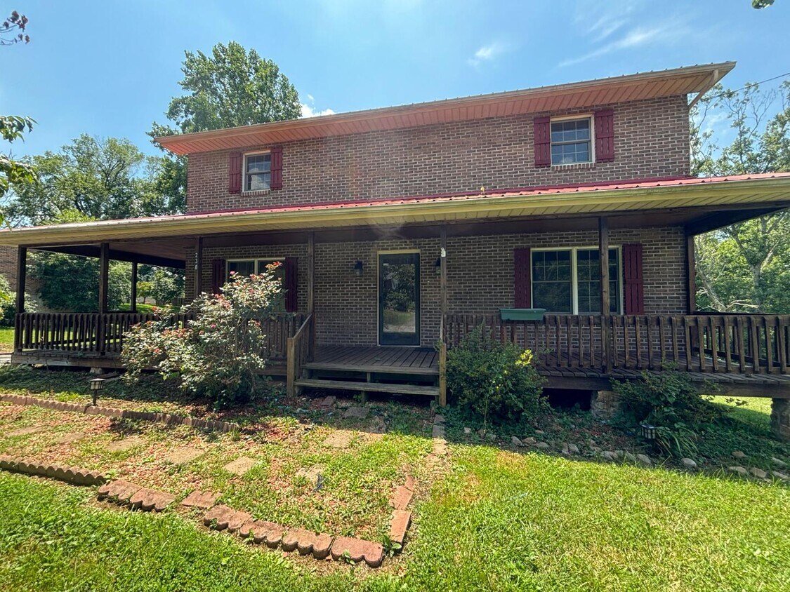 Foto principal - 238 Paramount Dr