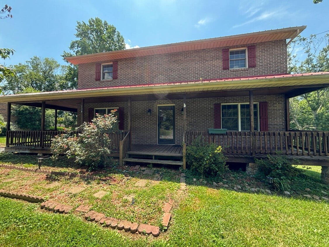 Primary Photo - 238 Paramount Dr