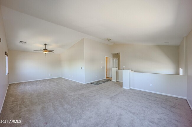 Foto del edificio - 10938 W Meadowbrook Ave