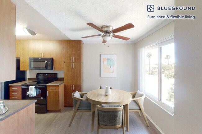 Foto del edificio - 22700 Lake Forest Dr