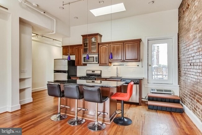 Building Photo - 3155 Mt Pleasant St NW