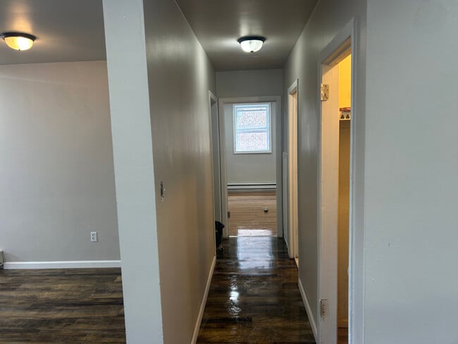 Building Photo - 207 Manatawny St