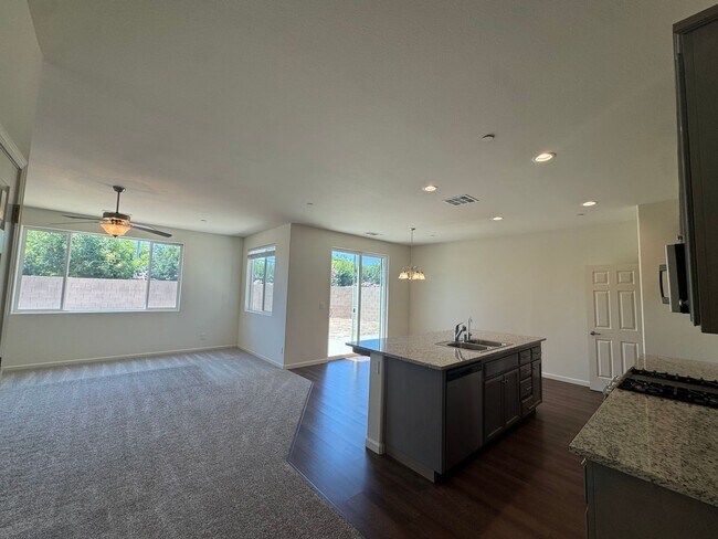 Foto del edificio - 13333 Peach St