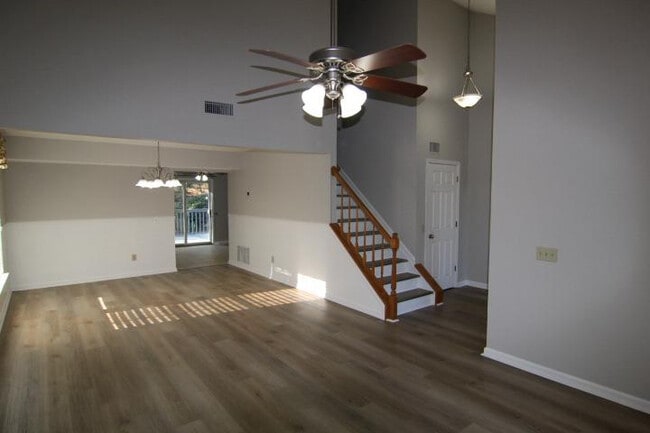 Building Photo - Room in House on Douglas Fir Ct