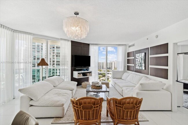 Foto del edificio - 250 Sunny Isles Blvd